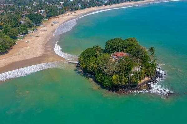 Weligama's Hidden Gem: The Pristine Taprobane Island