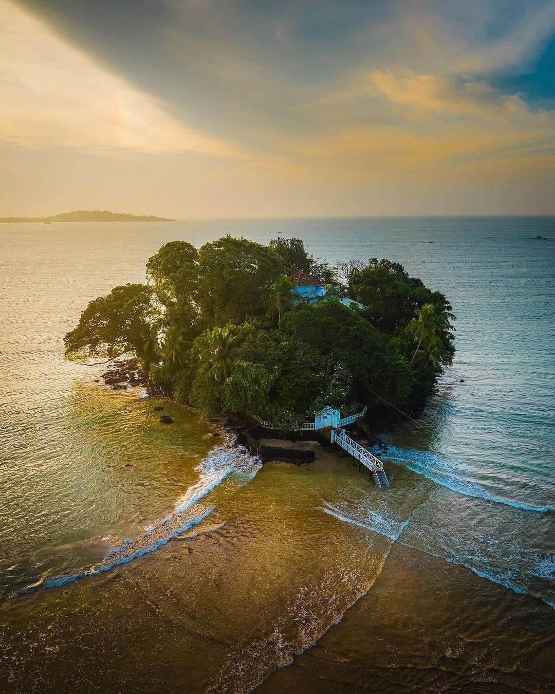 Weligama’s Private Paradise: The Enchanting Taprobane Island